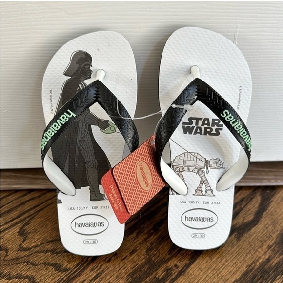 Havaianas Disney Star Wars Darth Vader Flip Flops Kids 13C/1Y - Picture 1 of 3